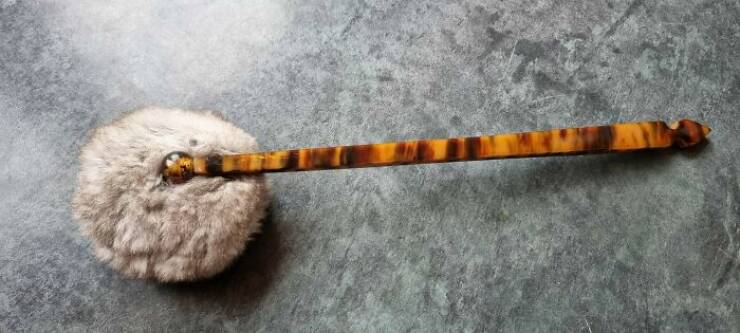 Internet Detectives Solving the Mysteries of Antique Objects