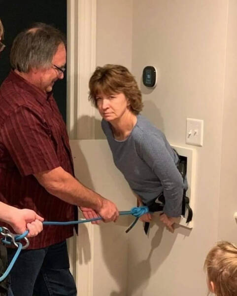 Utterly Bizarre Pictures With Zero Context