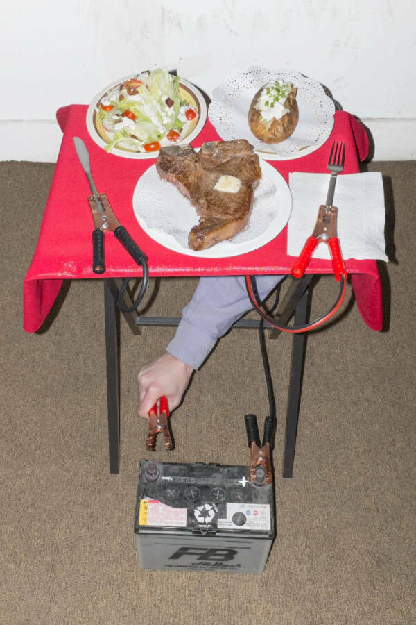 Utterly Bizarre Pictures With Zero Context