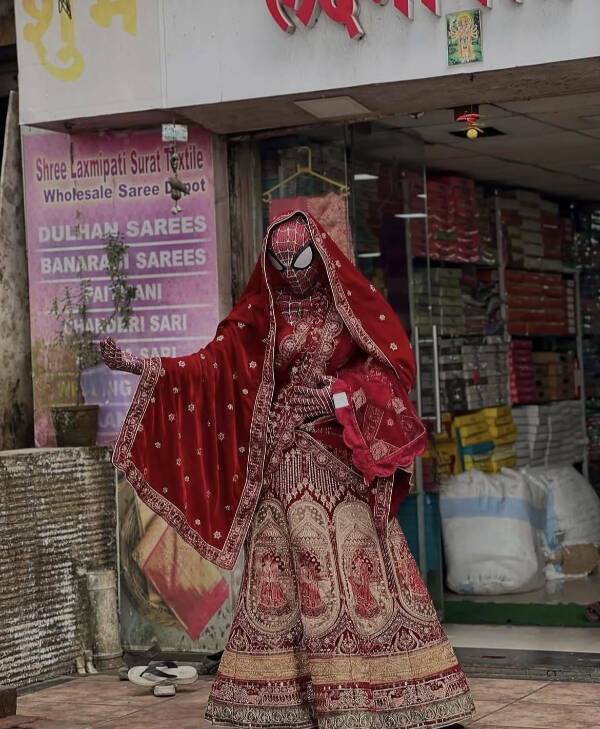 Utterly Bizarre Pictures With Zero Context