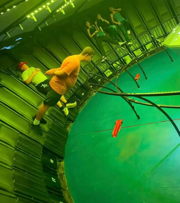 Utterly Bizarre Pictures With Zero Context