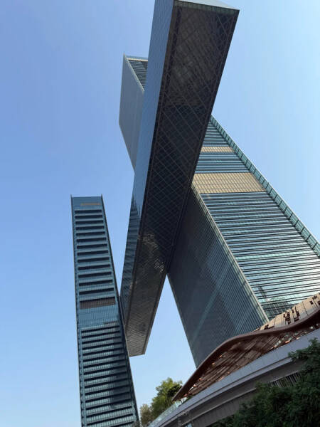 Subtly Awesome Photos Worth a Second Look