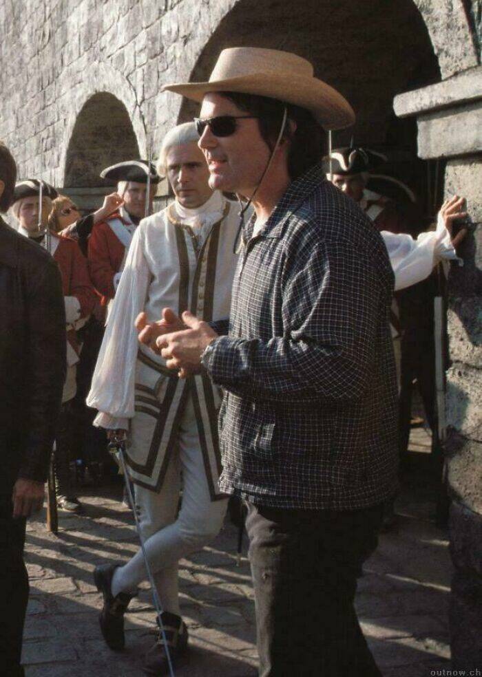 Hilarious Photobombs That Stole the Spotlight Perfectly