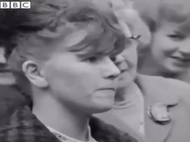 British Women’s Reactions to a Low-cut Dress in 1964