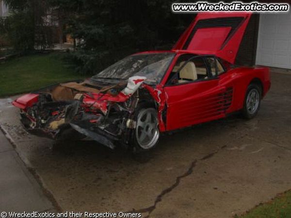 Completely totalled cars (50 pics)