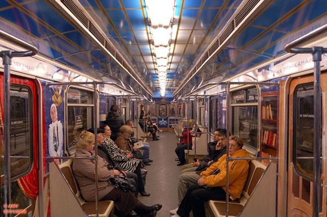 The Kiev subway is loaded with ads (21 pics)