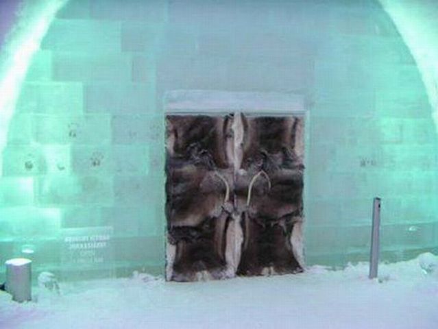 Famous Ice Hotel in Sweden (50 pics)