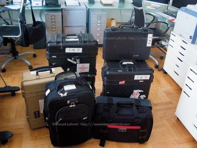 200 lbs of photographer’s equipment (19 pics)