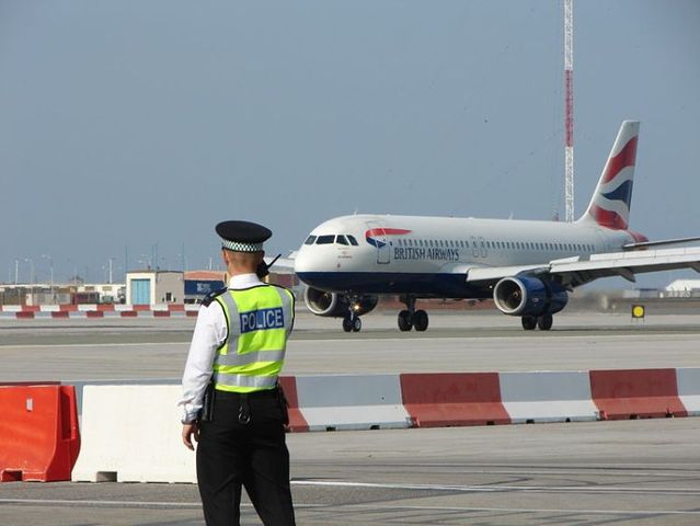 Gibraltar airport runway crosses the road to Spain