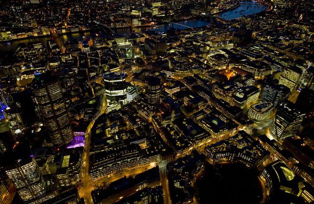 London by night from above (24 pics)