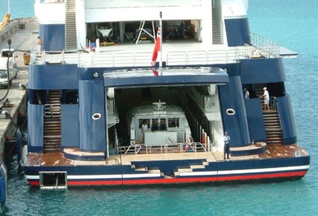 Octopus, the largest private yacht in the world (53 pcs)