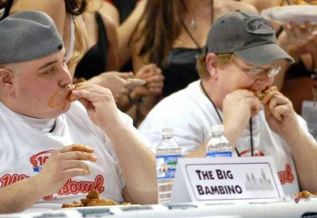 Wing Bowl, an annual eating contest (19 pics)
