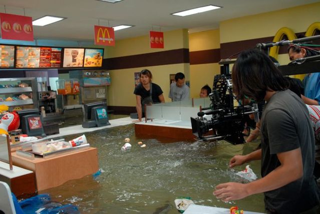 Flooded McDonald (10 pics + 1 video)