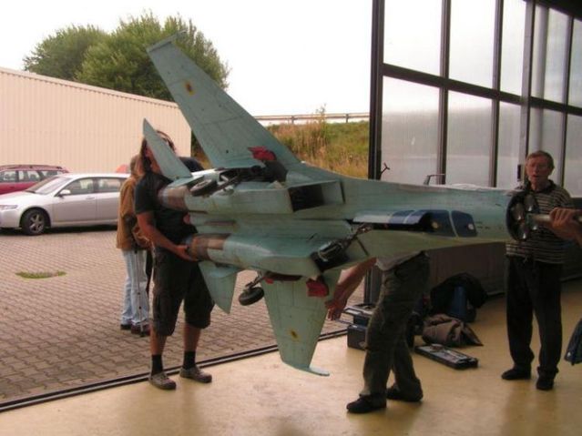 He built a Jet Aircraft (50 pics + video)