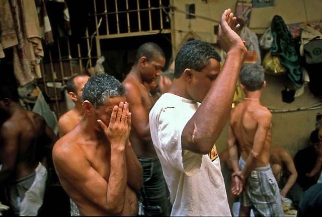 Cruel truth about Brazilian prisons  (21 pics)