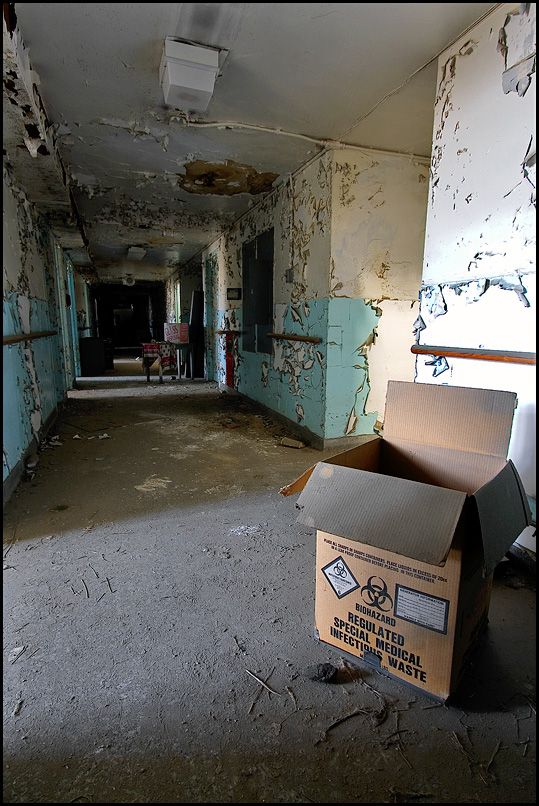 Abandoned hospital (36 pics)