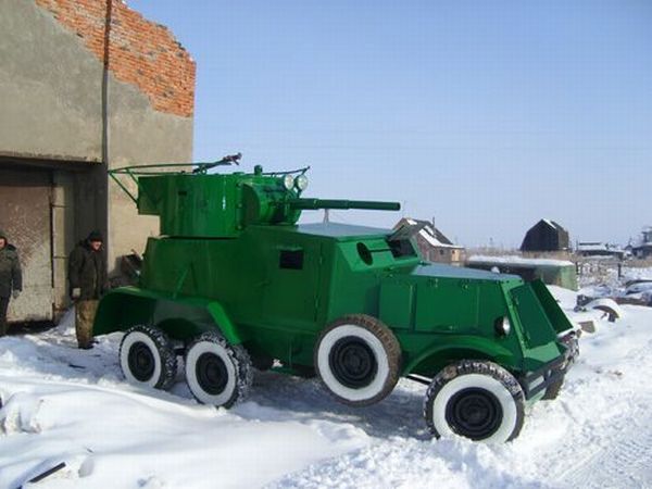 Military vehicles made by one man (21 pics)