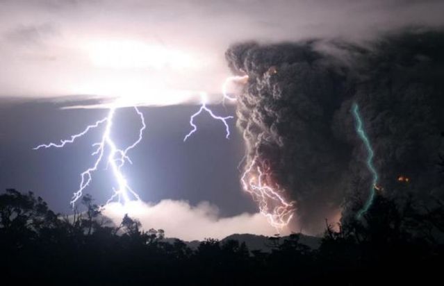 Volcano eruption in Chile (7 pics)