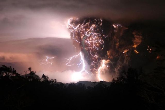 Volcano eruption in Chile (7 pics)