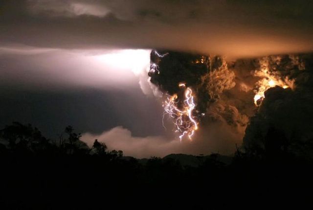Volcano eruption in Chile (7 pics)
