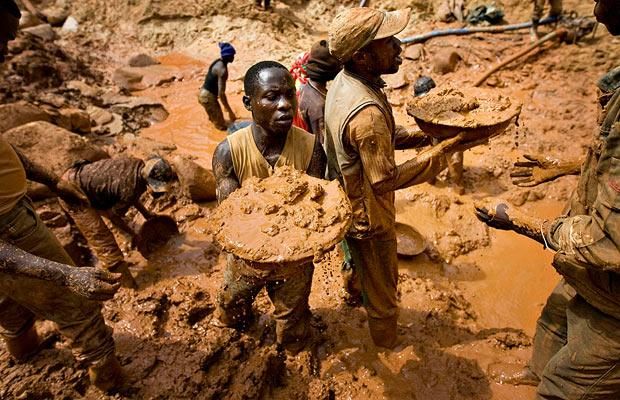 The gold mining in the Congo (15 photographs)