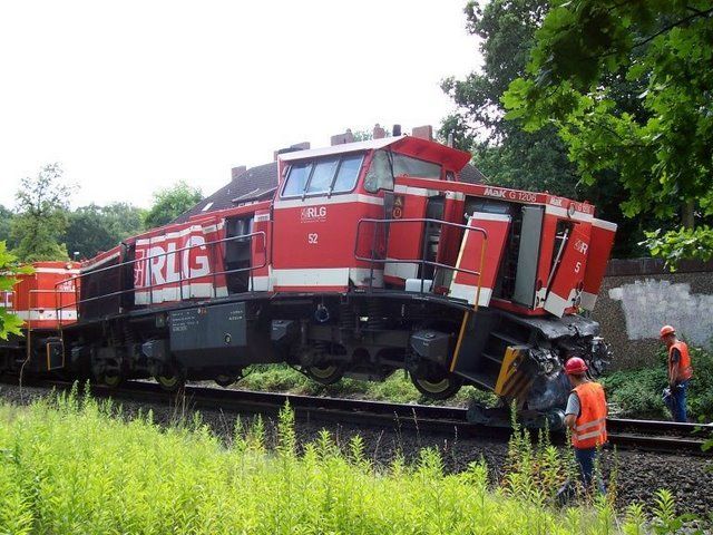 Train accidents (50 pics + 1 video)
