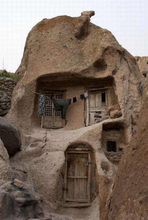 Troglodyte village in Iran (19 pics)