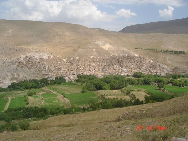 Troglodyte village in Iran (19 pics)