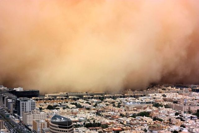 Sandstorm in Saudi Arabia (11 pics)