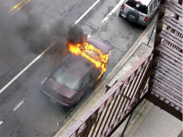 Burning cars (44 pics)