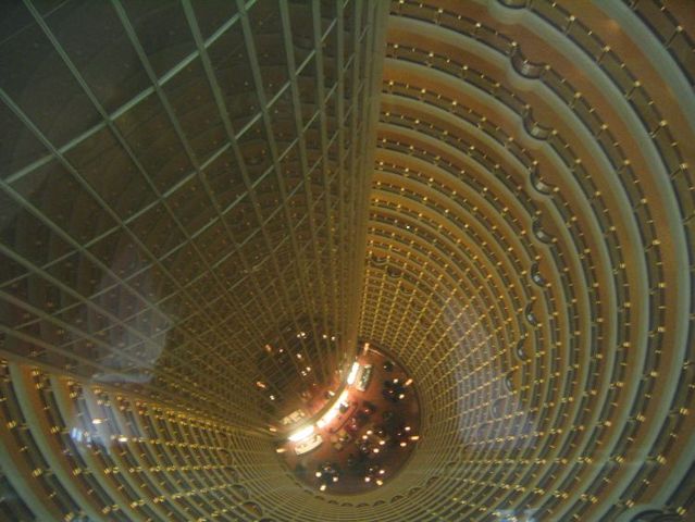 Jin Mao Tower - the beauty of building engineering (6 photos)
