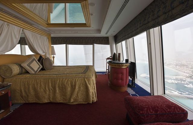 Luxury dream-hotel Burj Al Arab (26 pics)