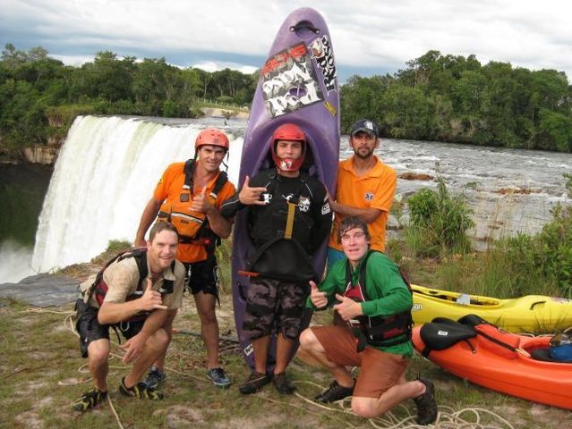World’s craziest kayaker (9 pics + 1 video)