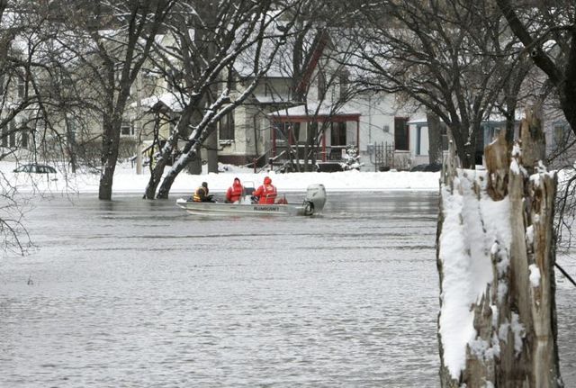 Red River flooding (30 pics)
