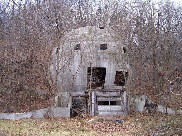 Abandoned and forgotten (70 pics)