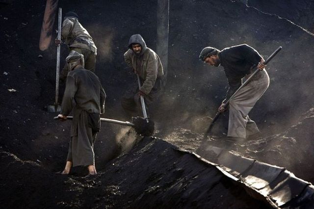 Miners in Afghanistan (12 photos)