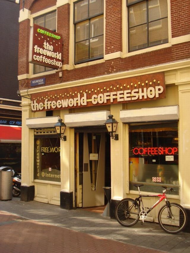 Amsterdam coffeeshops (26 pics)