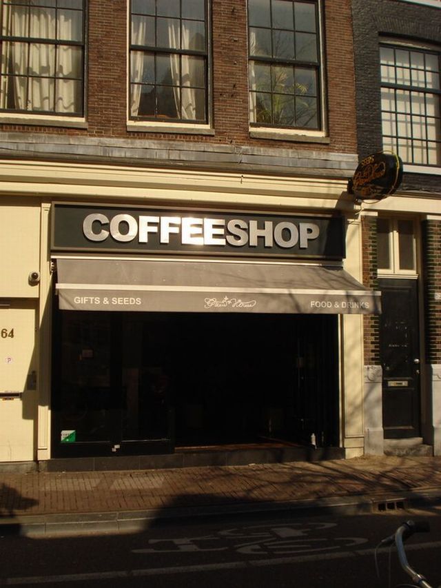 Amsterdam coffeeshops (26 pics)