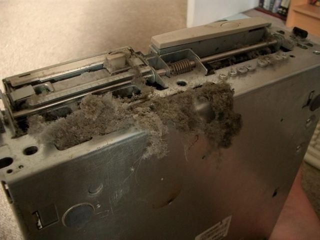 How long has it been since you looked inside your computer? (32 pics)