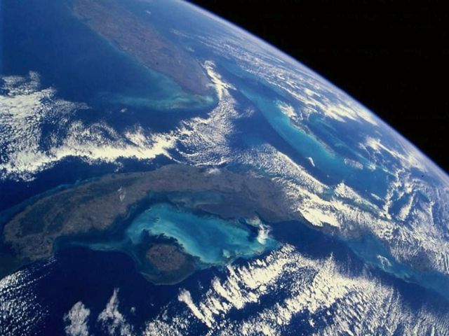 Earth seen from space (39 pics)