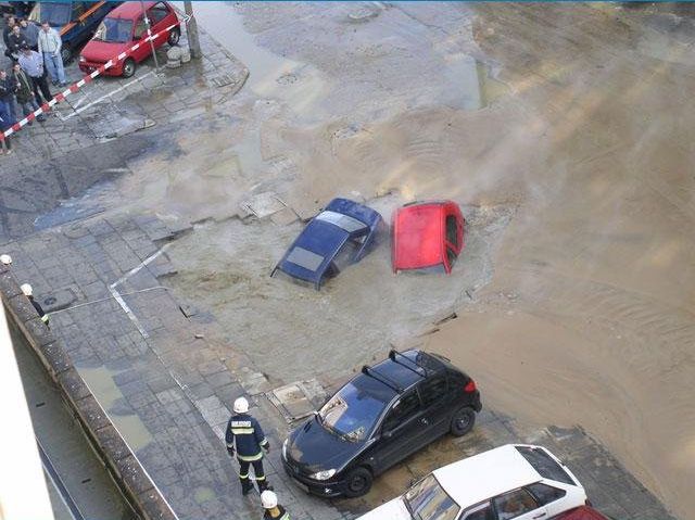 Another 2 drowned cars (6 pics)