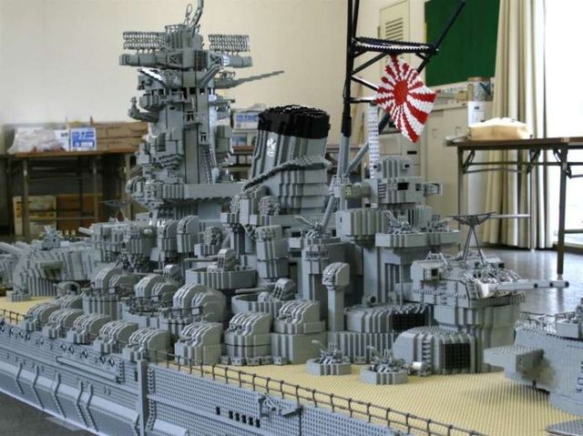 Lego Yamato battleship (28 pics)