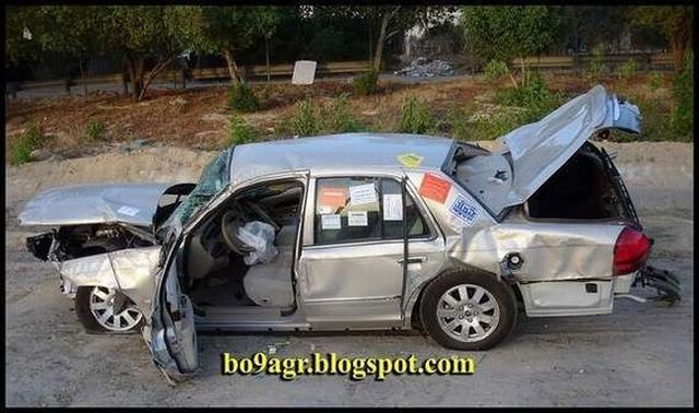 Picture chronicles of road accidents in Kuwait (44 pics)
