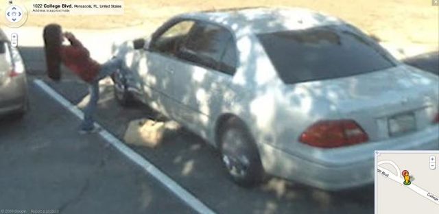 20 Crimes Caught on Google Street View (46 pics)