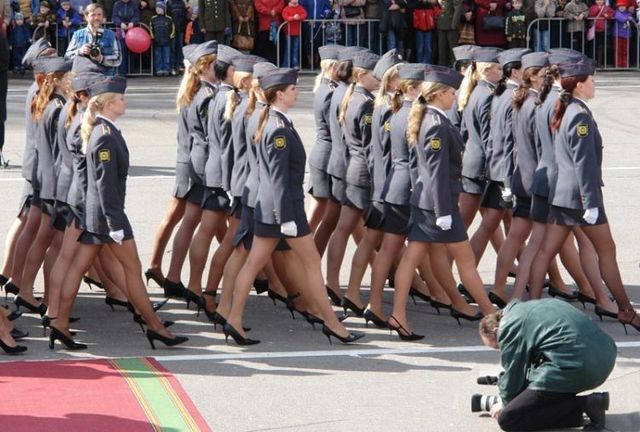 Funny military parades from around the world (23 pics)
