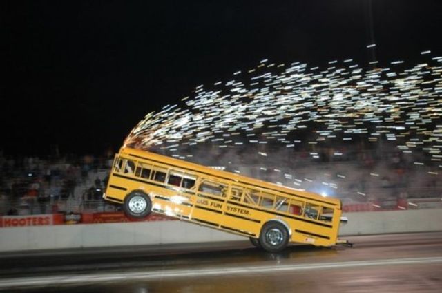 Drag-Racing Buses (6 pictures + 3 videos)