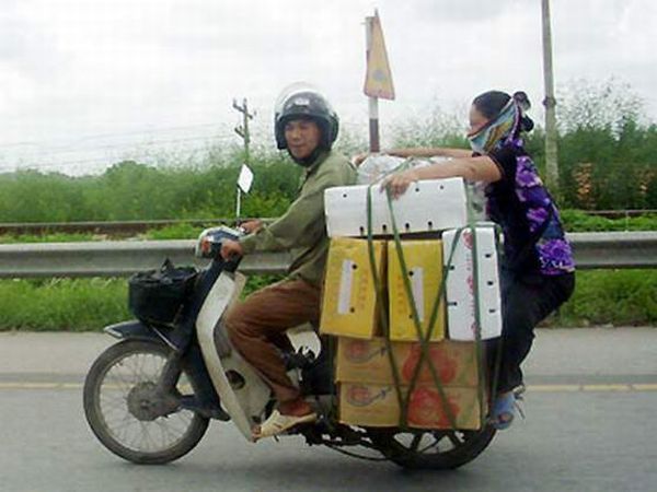 Transporting in Asian way (23 pics)