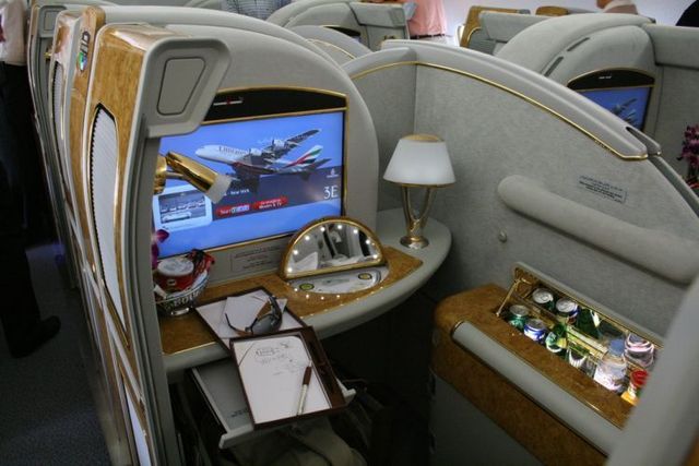 On board Emirates A380 (41 pics)