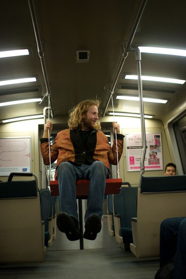 Swings in a subway (14 pics)