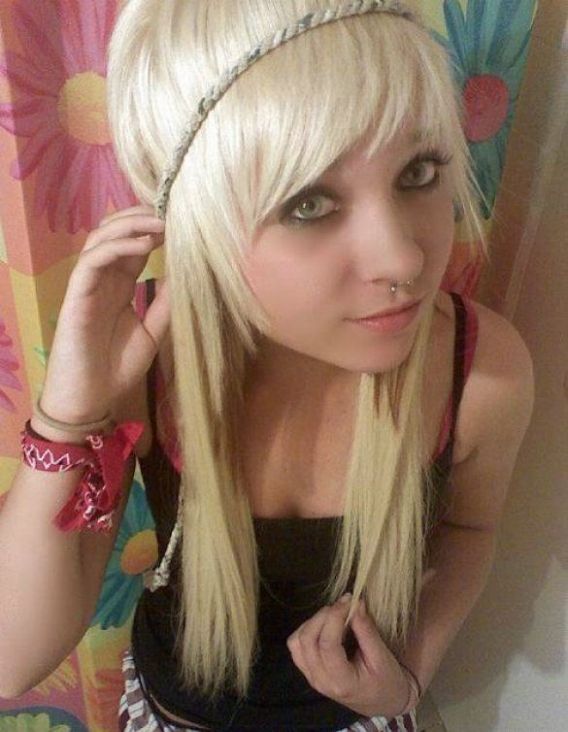 Emo girls (17 pics)